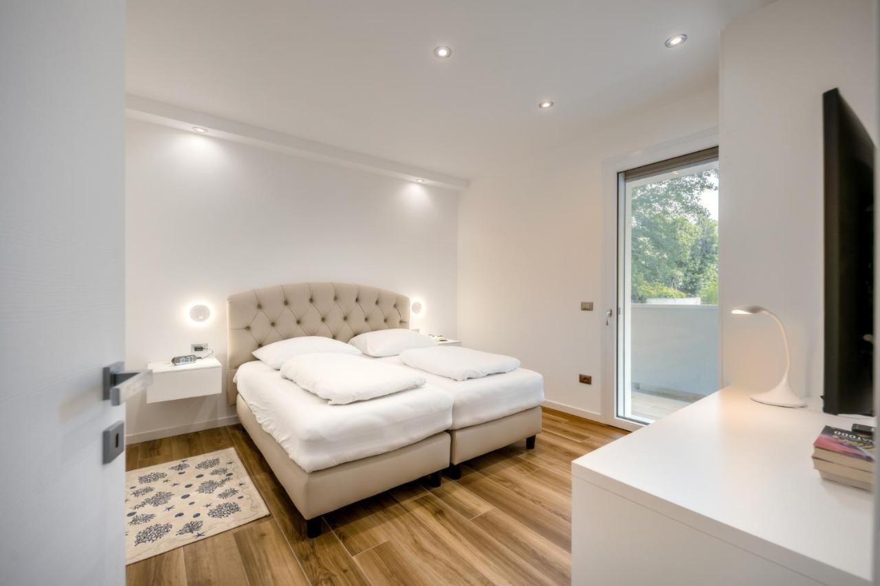 Ferrari Apartments Ponente Caorle Bagian luar foto
